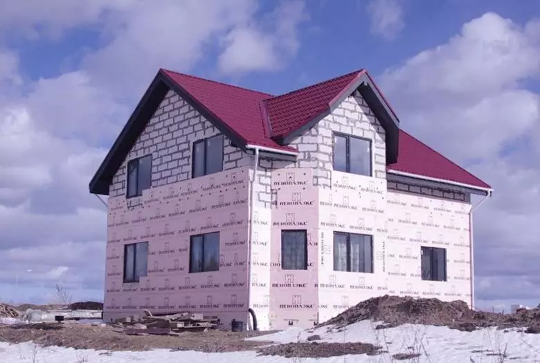 фасад дома из газобетонных блоков Дом из газобетона утепление