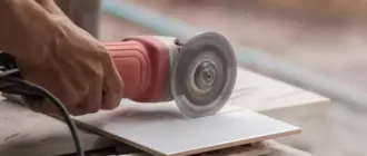 Режет керамогранит